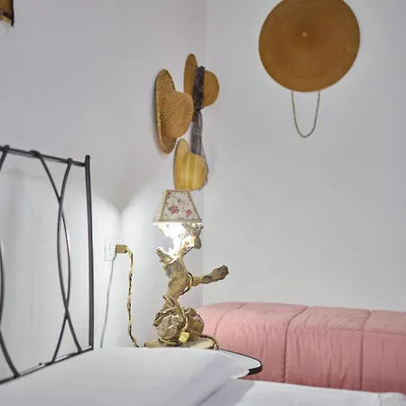 Otium Bed & Breakfast 3*
